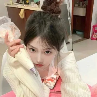 地板下的小矮人